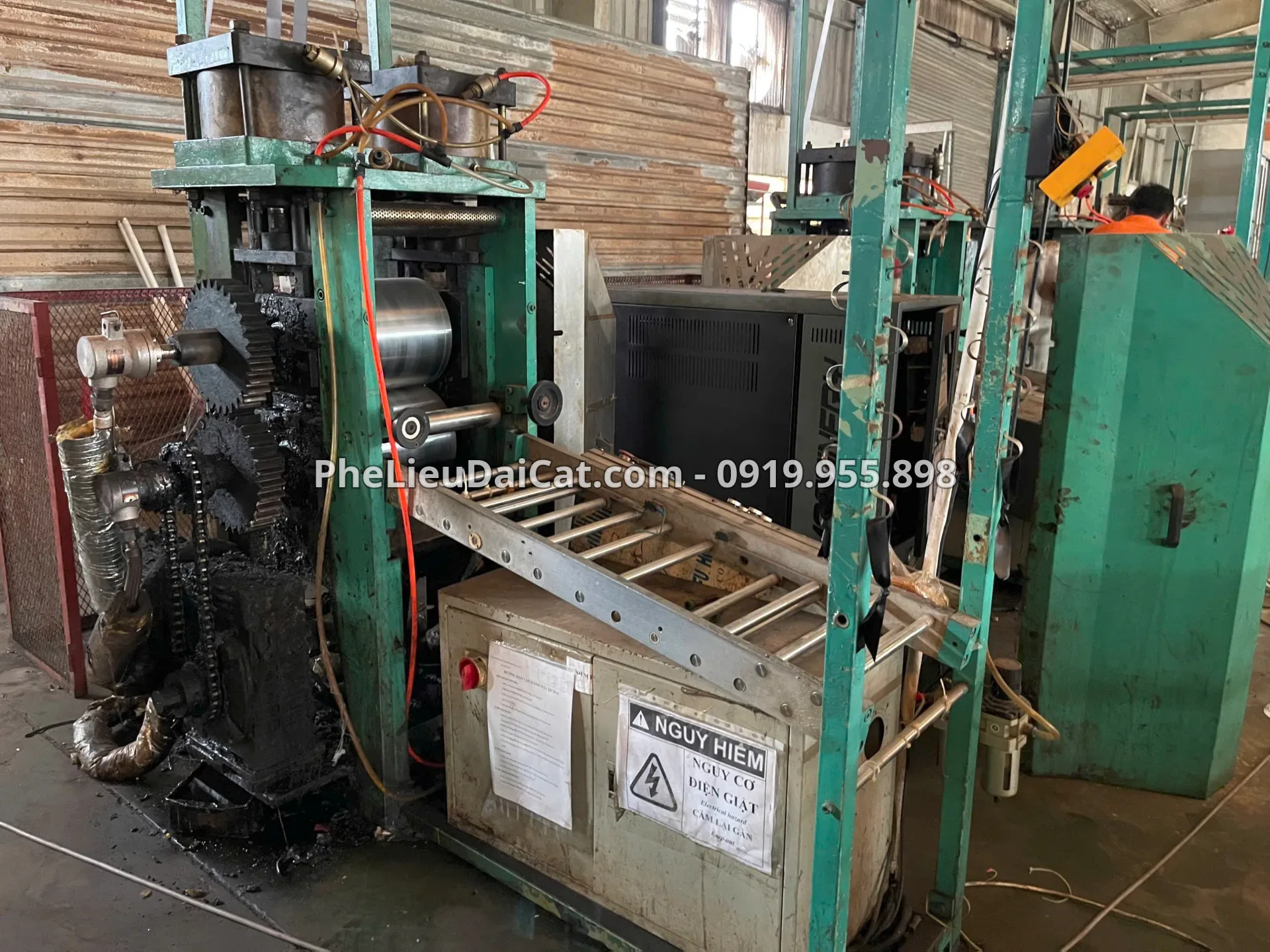 Mua máy móc, thiết bị cũ