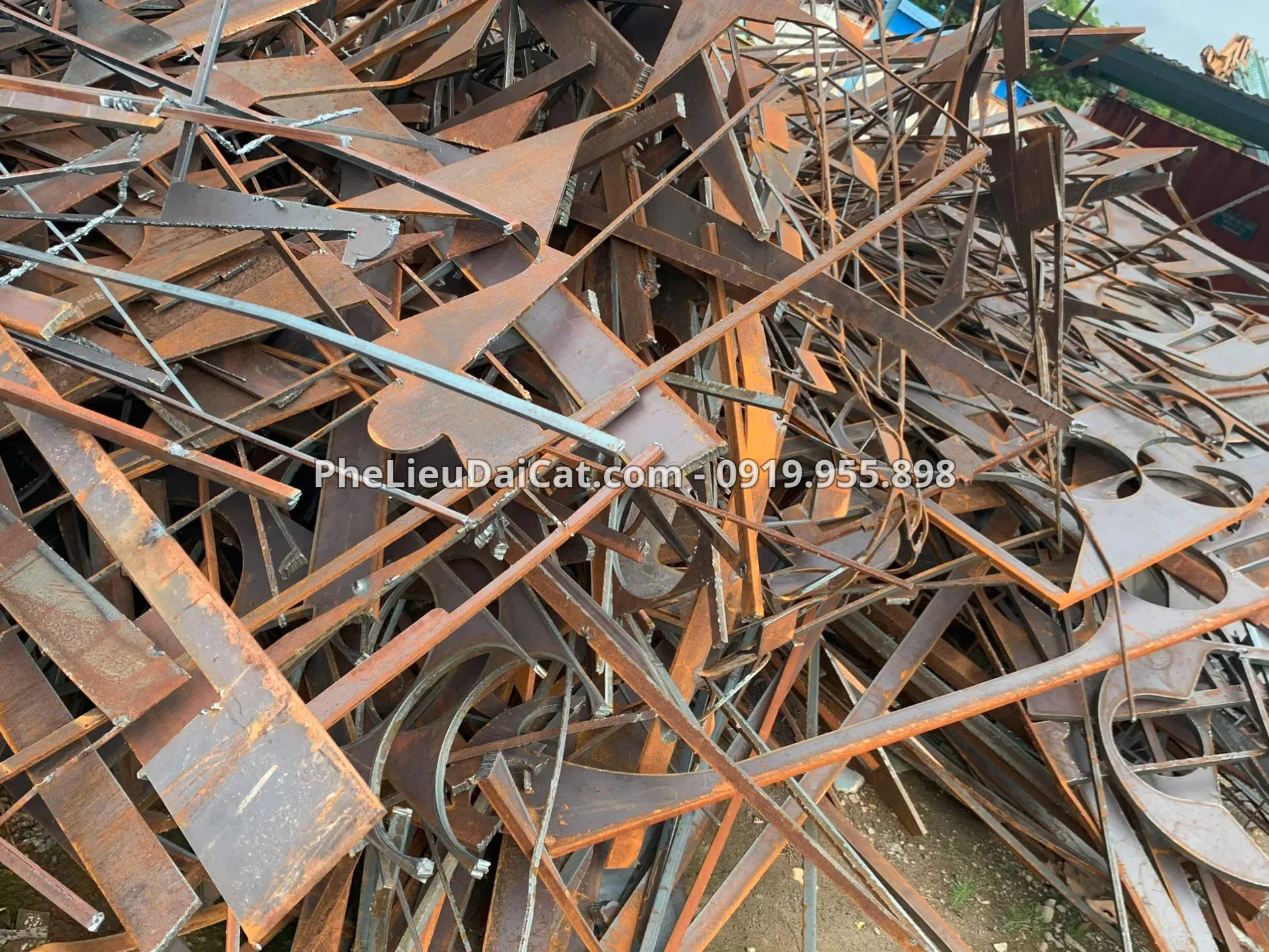 Thu mua sắt phế liệu